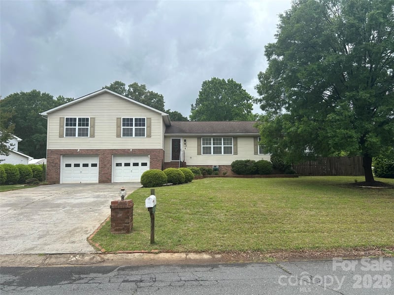 323 Swamp Fox Dr, Fort Mill, SC 29715