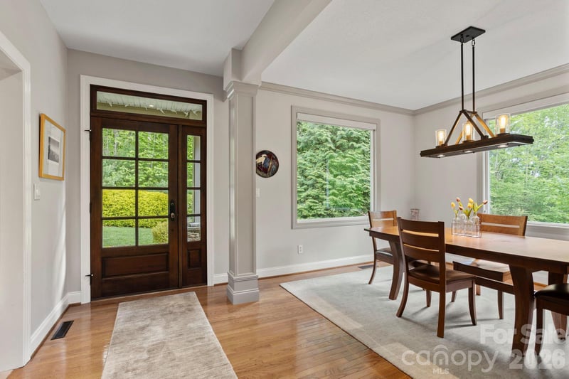 547 Pinnacle Peak Ln, Flat Rock, NC 28731