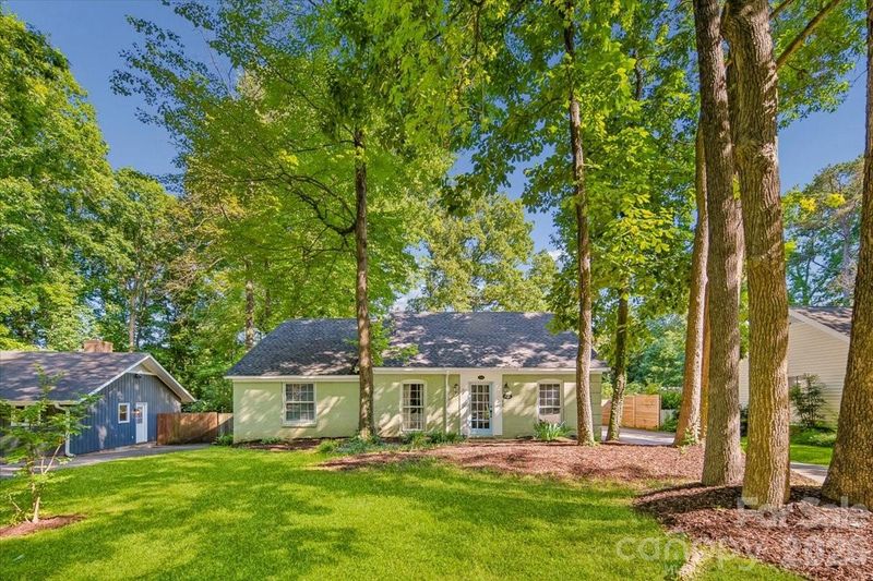 1005 Pinafore Dr, Charlotte, NC 28212