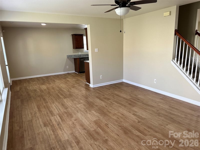 3042 Meadow Knoll Dr, Charlotte, NC 28269