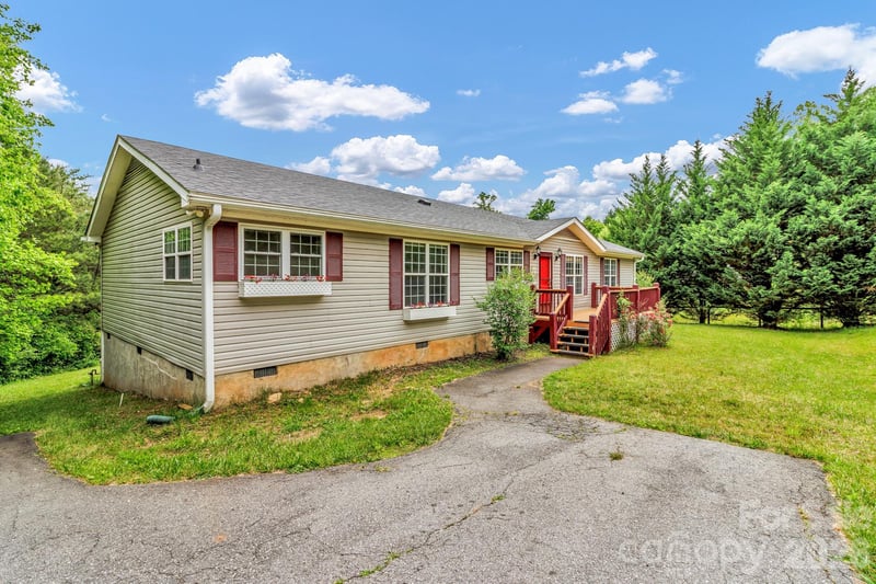 31 Trent Dr #48, Leicester, NC 28748