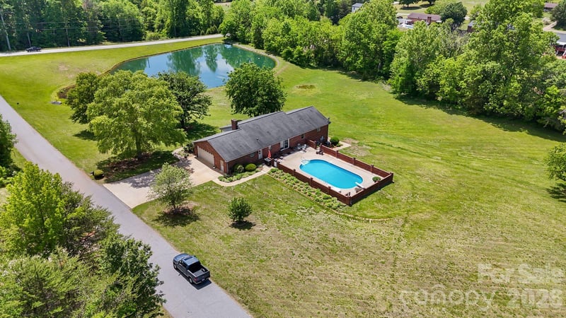 3381 Elaine Ave, Lincolnton, NC 28092