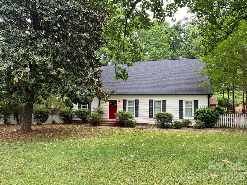 14132 Honeysuckle Ridge Dr, Matthews, NC 28105