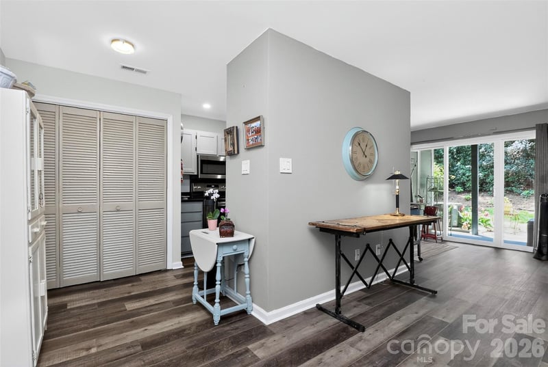 9232 Kings Canyon Dr, Charlotte, NC 28210