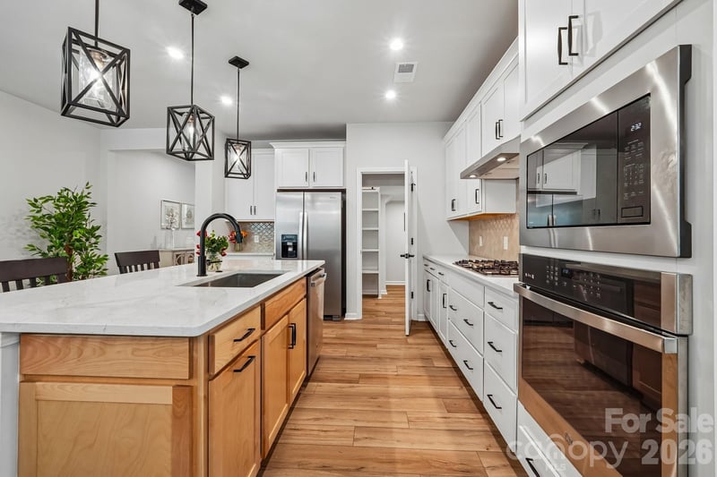 8137 Franklin Trail St, Charlotte, NC 28227