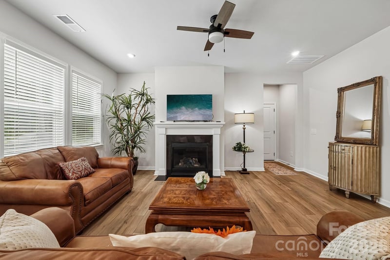 8137 Franklin Trail St, Charlotte, NC 28227