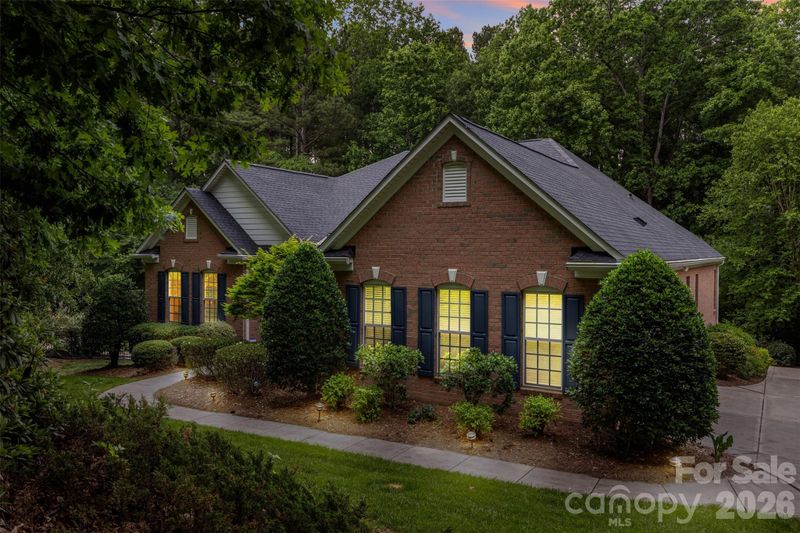 101 Woodwinds Dr, Mount Holly, NC 28120