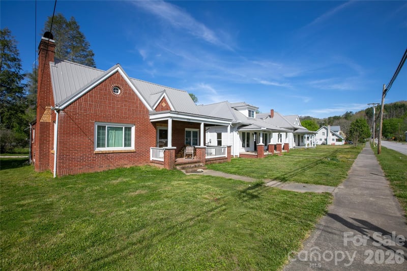 228 Main St, Rosman, NC 28772