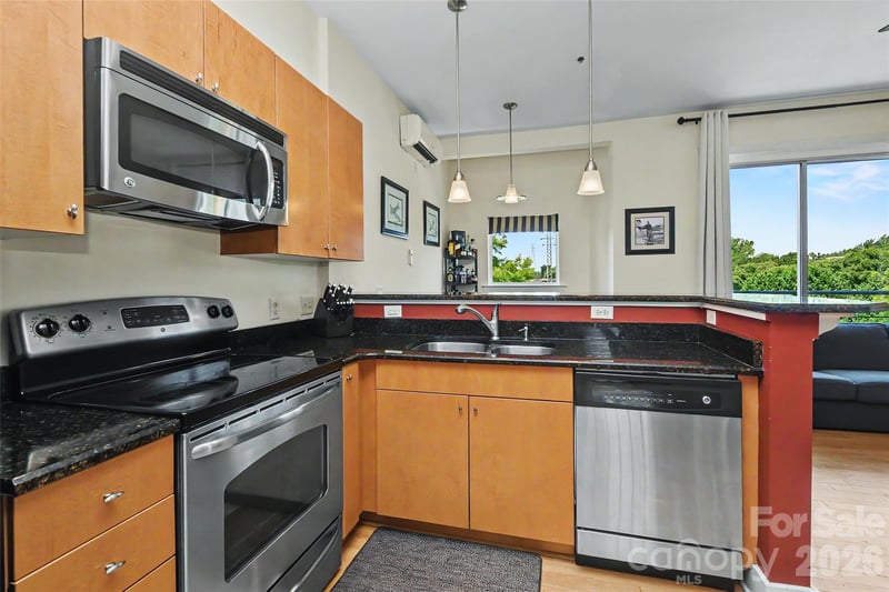 613 Mcninch St, Charlotte, NC 28208