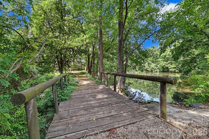 6510 Sharon Hills Rd, Charlotte, NC 28210