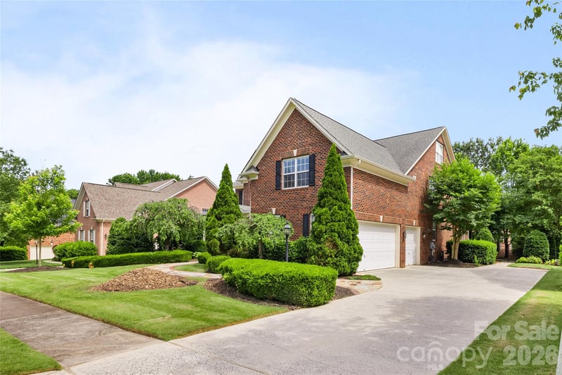 14825 Capricorn Ln, Charlotte, NC 28277