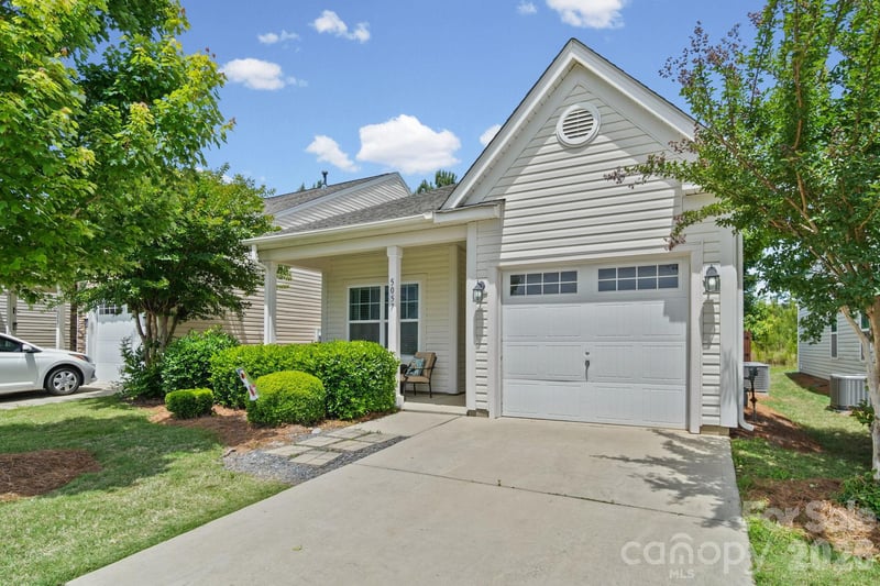 5057 Newport Lakes Dr, Rock Hill, SC 29732