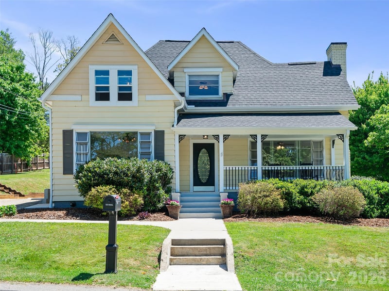 118 Robertson St, Burnsville, NC 28714