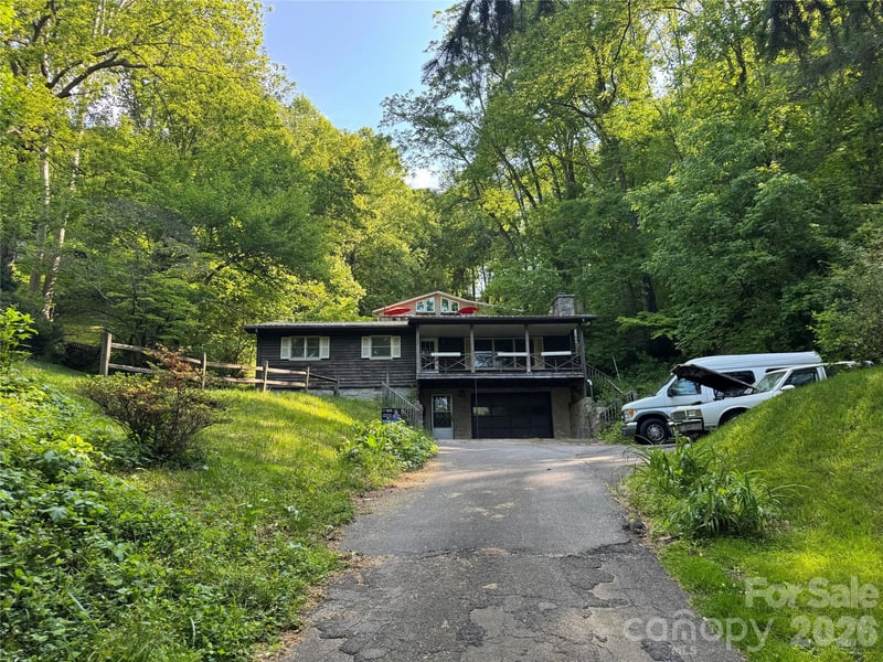 814 Mountain View Dr, Maggie Valley, NC 28751