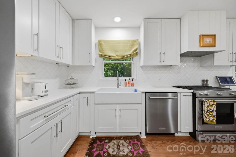 1015 Thistle Ct, Charlotte, NC 28211