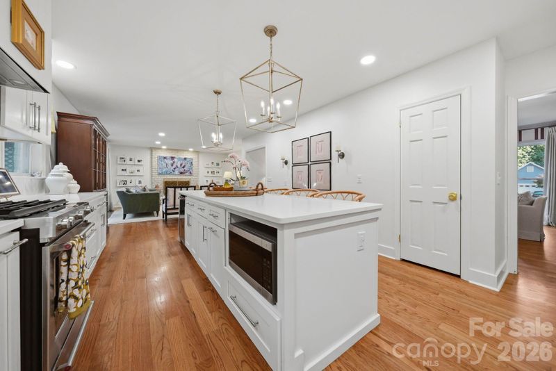 1015 Thistle Ct, Charlotte, NC 28211