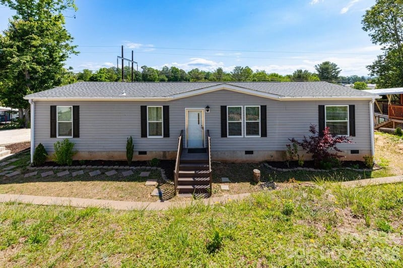 84 Hazelwood Rd, Asheville, NC 28806