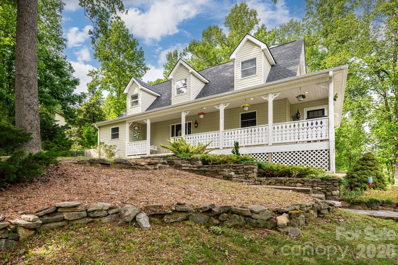 10 Terrapin Trl, Flat Rock, NC 28731