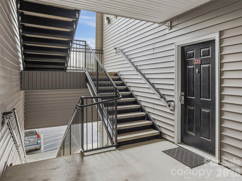 221 Appeldoorn Cir, Asheville, NC 28803