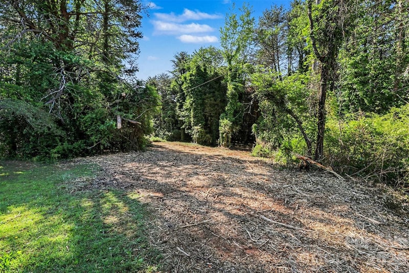 138 Continental Dr, Mooresville, NC 28117