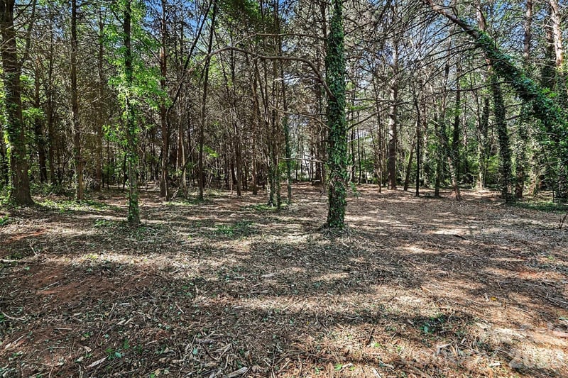 138 Continental Dr, Mooresville, NC 28117