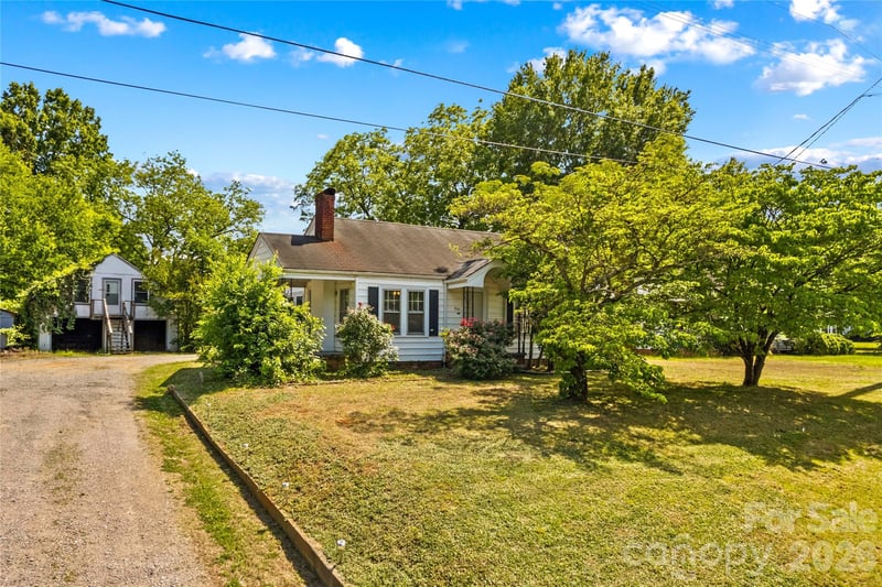3161 Poplar Tent Rd, Concord, NC 28027