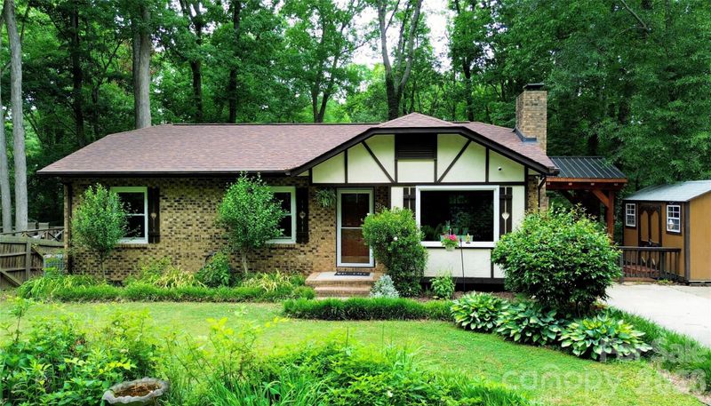 313 E Church St, Stanley, NC 28164