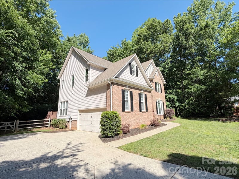 6000 Hunter Ln, Matthews, NC 28104