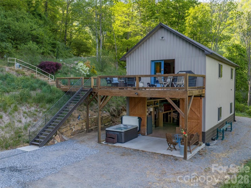 345 Moorehill Dr, Waynesville, NC 28786