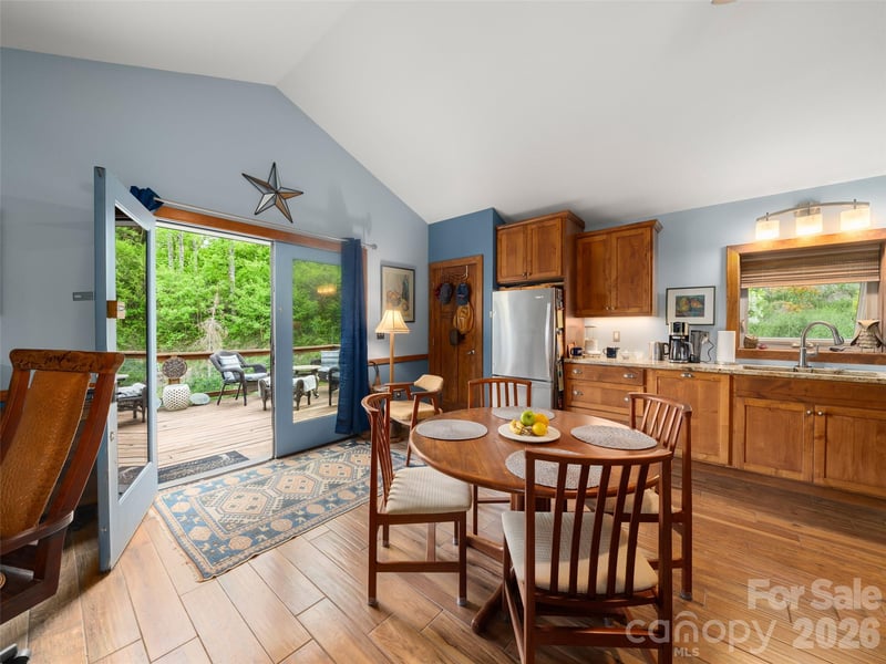 345 Moorehill Dr, Waynesville, NC 28786