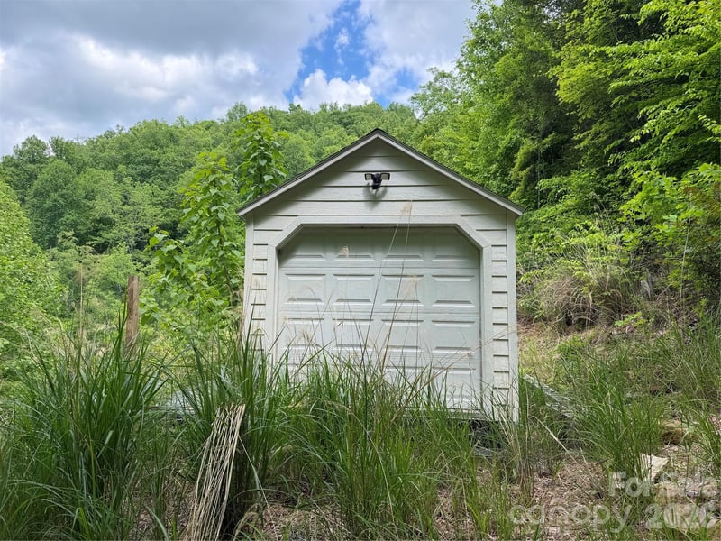 408 Arvil Gosnell Rd, Marshall, NC 28753