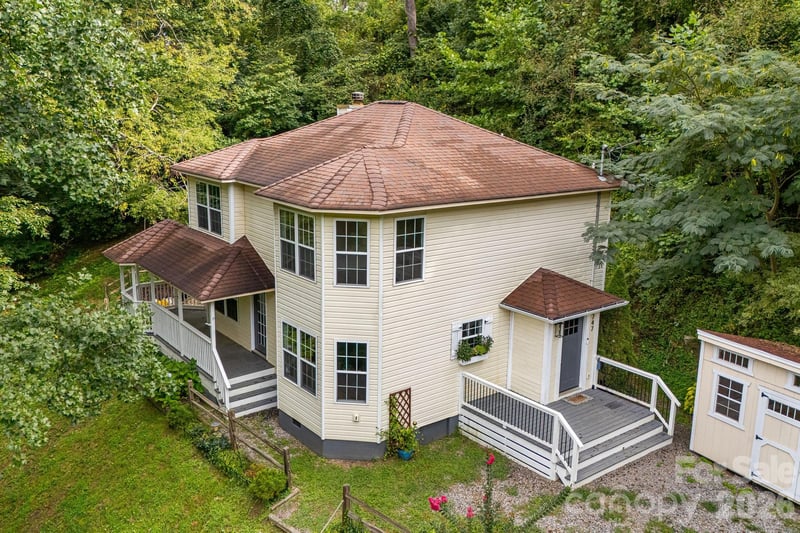 747 Osborne Rd, Clyde, NC 28721