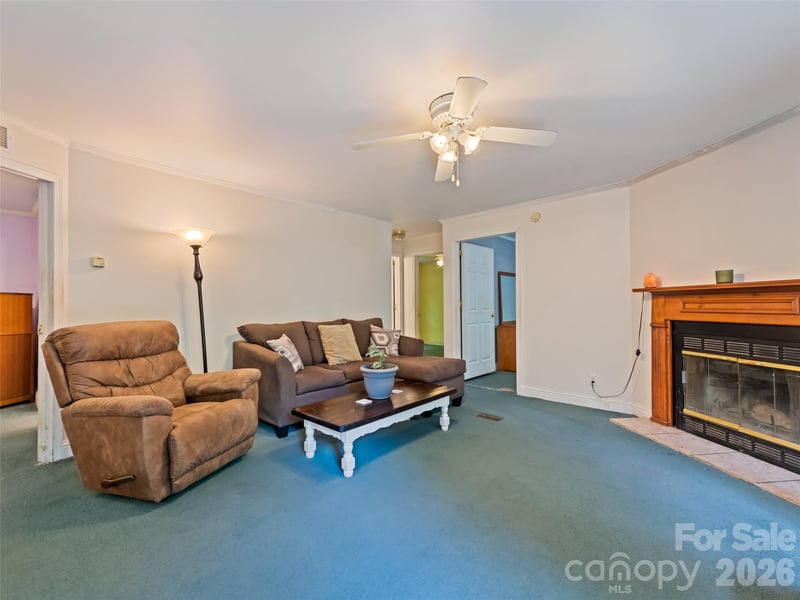 122 Mastiff Hollow Dr, Waynesville, NC 28785