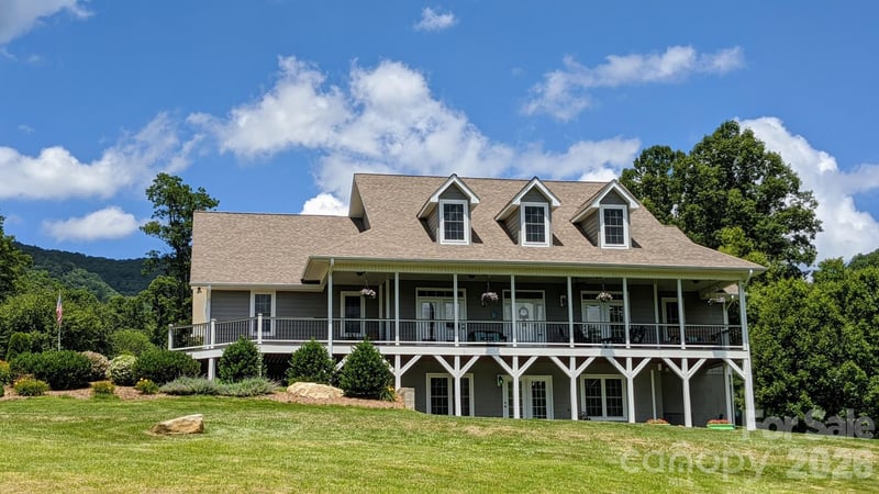96 Buckeye Branch Dr, Clyde, NC 28721