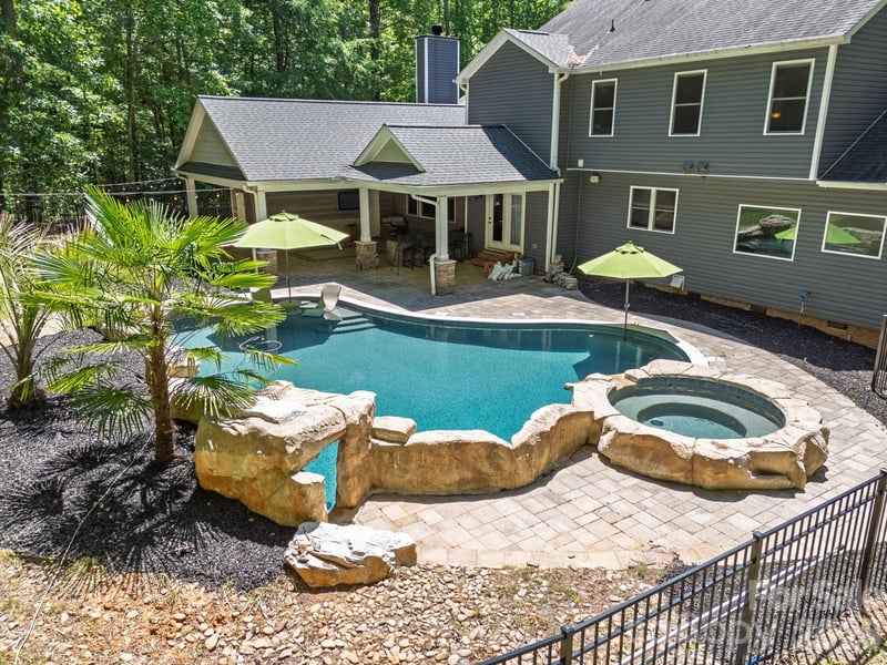10200 Kerns Rd, Huntersville, NC 28078