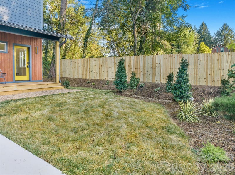 14 Da Vinci Ct, Asheville, NC 28806