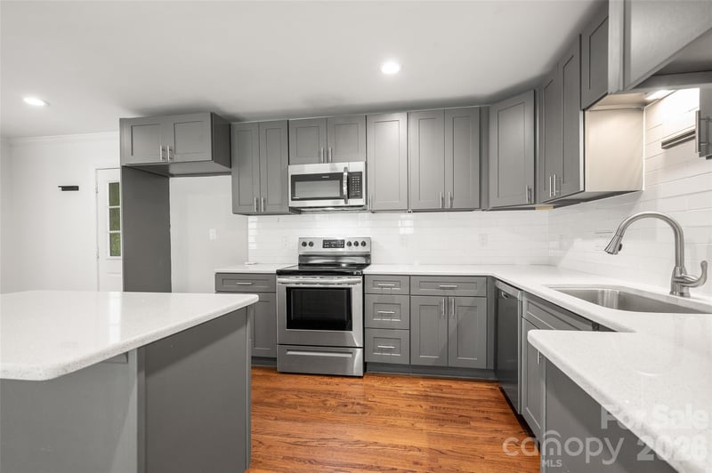 4300 Dowling Dr, Charlotte, NC 28205