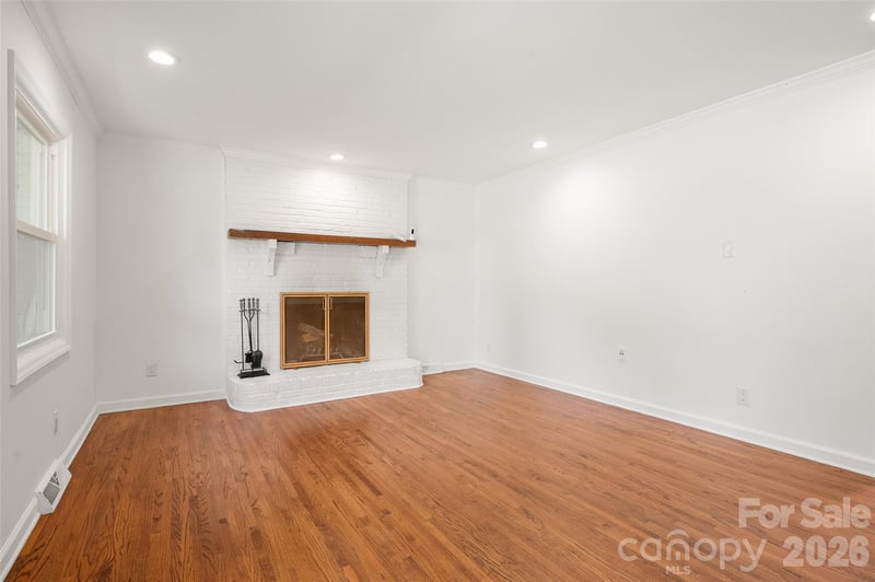 4300 Dowling Dr, Charlotte, NC 28205