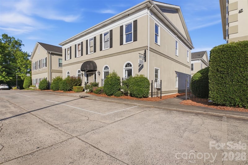 5808 Monroe Rd, Charlotte, NC 28212
