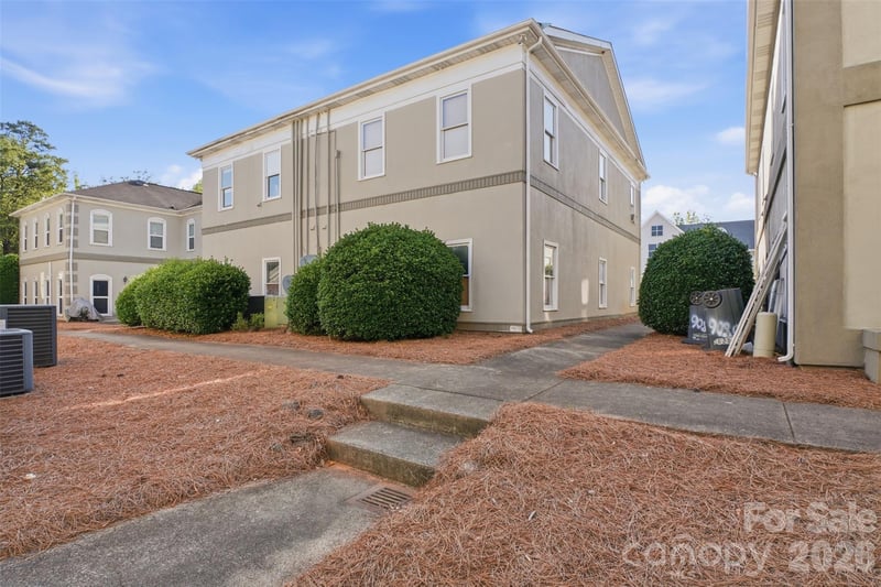 5808 Monroe Rd, Charlotte, NC 28212