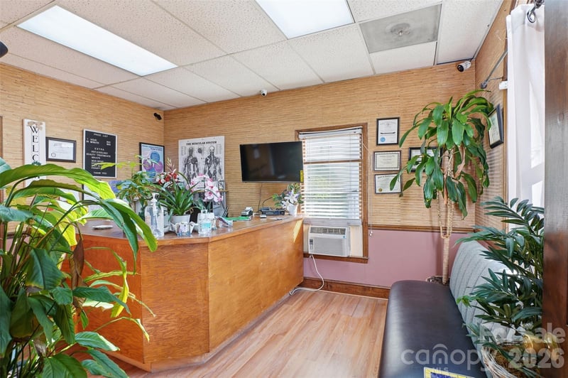 5808 Monroe Rd, Charlotte, NC 28212