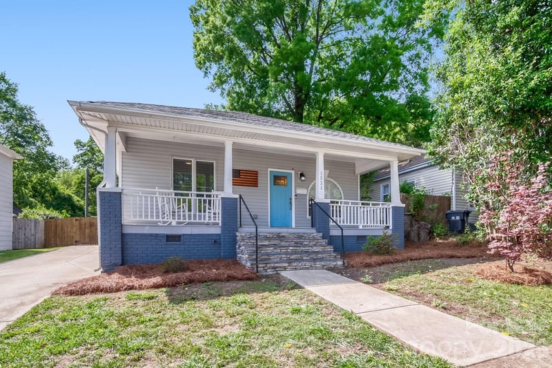 1521 Hawthorne Ln, Charlotte, NC 28205