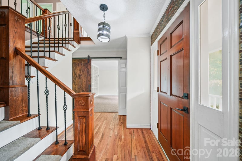 5479 Gunpowder Dr, Hickory, NC 28601