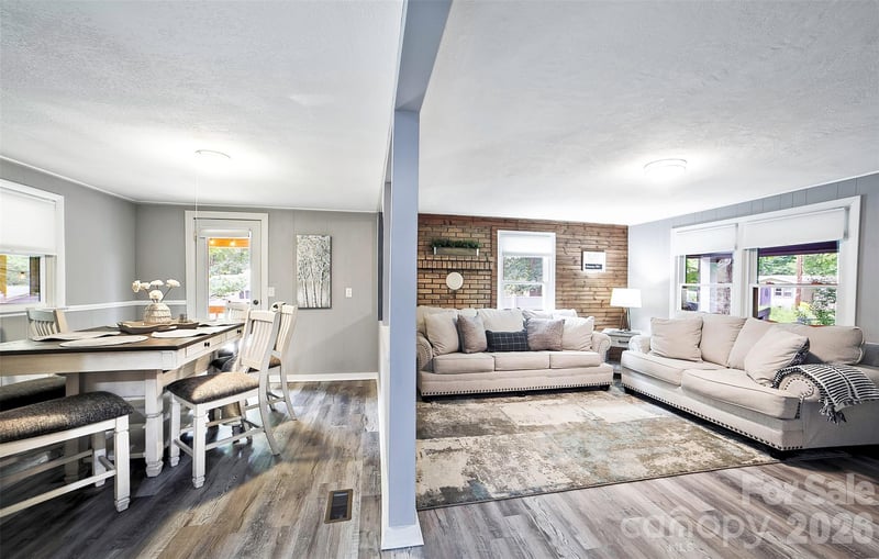 22 Glenview Pl, Arden, NC 28704