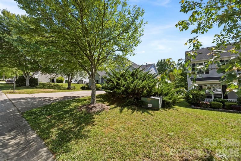 40 Ashton Bluff Cir, Mount Holly, NC 28120