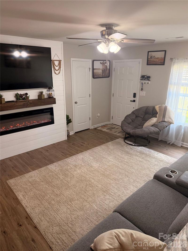 2212 Pinnacle View Dr, Kings Mountain, NC 28086