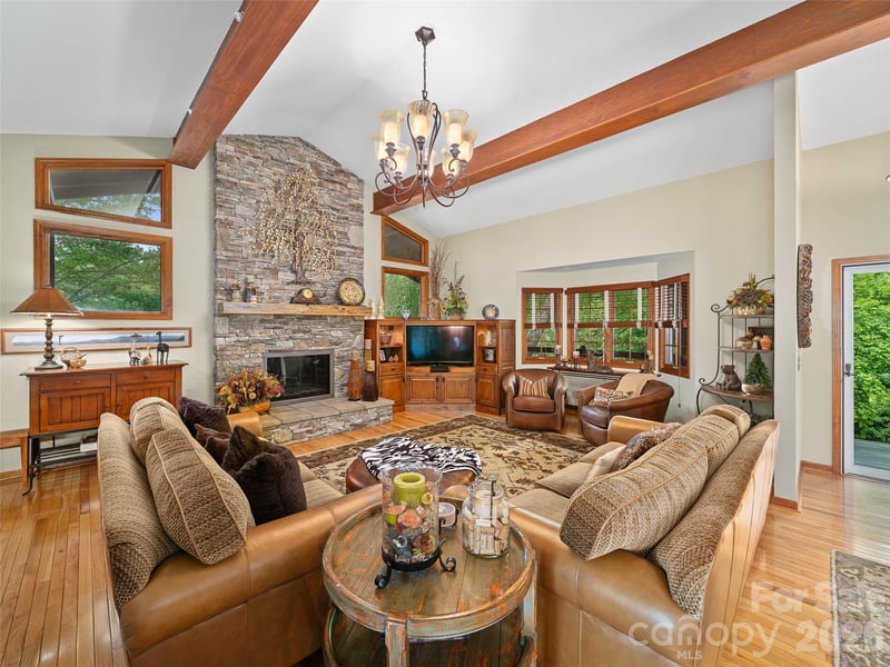 210 Shepard Way, Burnsville, NC 28714