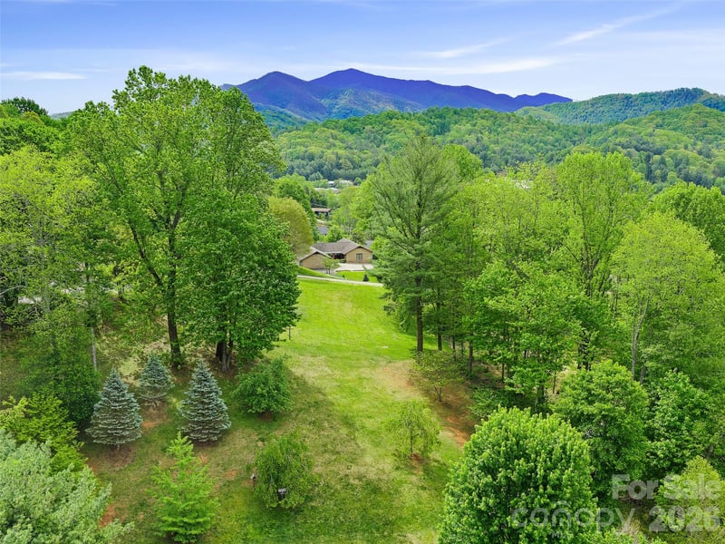 210 Shepard Way, Burnsville, NC 28714