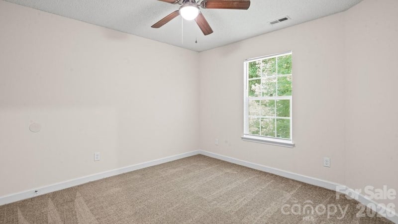 2114 Pleasant Dale Dr, Charlotte, NC 28214
