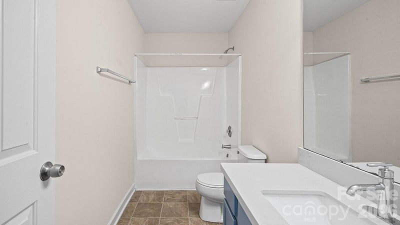 2114 Pleasant Dale Dr, Charlotte, NC 28214